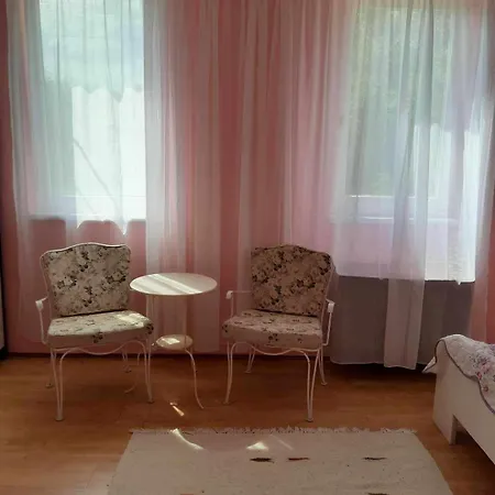 Rozmaring Vendeghaz Apartmán *